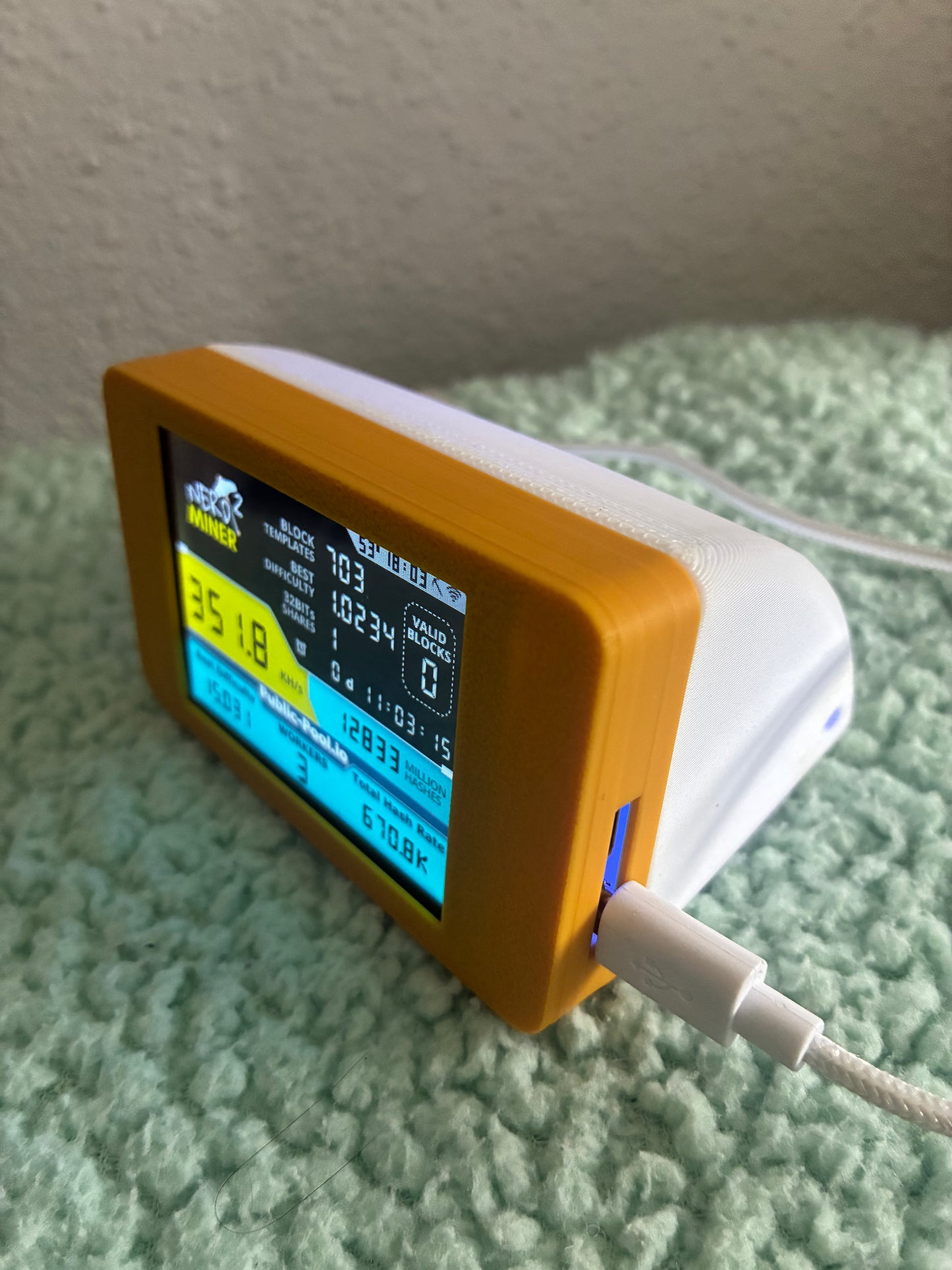 Solo Bitcoin Miner with Touchscreen-Texas Built